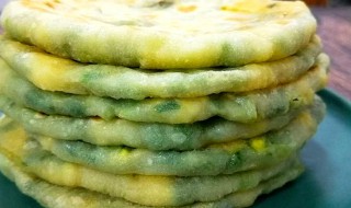 如何制作好吃的炸玉米面韭菜盒子（玉米面做韭菜盒子）