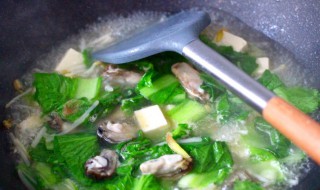 油菜豆腐汤的做法 香菇油菜豆腐汤的做法