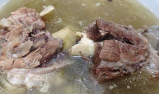 熬大骨汤的做法（怎样熬制大骨汤）