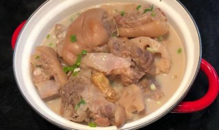 猪脚炖莲藕汤的做法 猪脚炖莲藕汤的做法要放黄豆吗