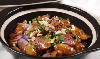 砂锅茄子煲的家常做法 砂锅茄子煲的家常做法视频