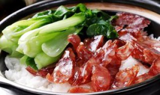 香菇腊肠煲仔饭的做法（香菇腊肠煲仔饭的做法视频）