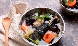清汤鸡的做法（清汤鸡的做法和配料窍门）