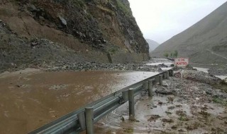 山区遇到泥石流怎样正确逃跑（山区遇到泥石流怎样正确逃跑呢）