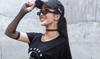女生俏皮自我介绍（女生俏皮自我介绍一句话）