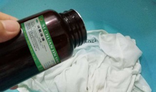 防衣服掉色用什么方法 防衣服掉色用冷盐水还是温盐水