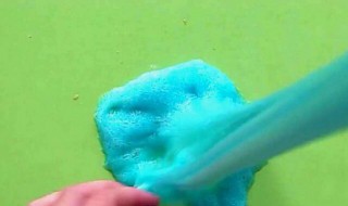 起泡胶的方法（把假水变成起泡胶的方法）