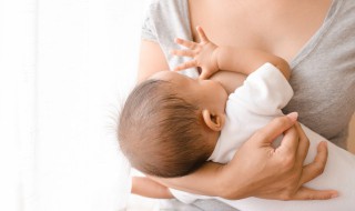 母乳不够该怎么办（月子里母乳不够该怎么办）