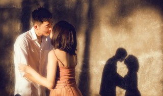双子男和什么星座最配（双子男和什么星座最配做夫妻）