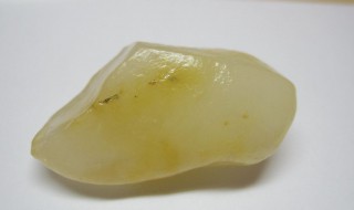 金丝玉鉴别的四个方法（几十块钱的金丝玉是真的吗）