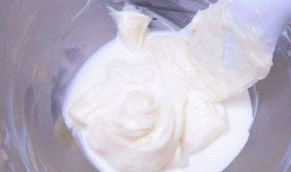 稀奶油和淡奶油有什么区别 稀奶油和淡奶油有什么区别奶油是用什么做成的