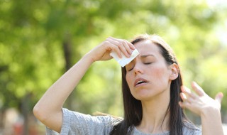 炎炎夏日送清凉的句子（炎炎夏日送清凉的说说）