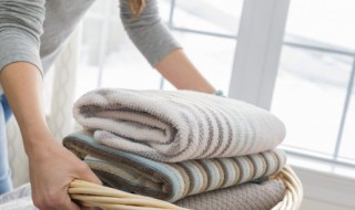 枇杷弄衣服上怎么洗 洗枇杷怎么洗