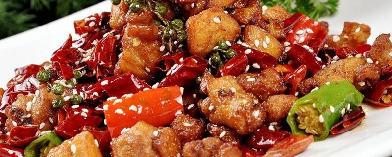 怎么做辣子鸡好吃辣鸡炒鸡（炒辣子鸡怎么做才好吃呢）