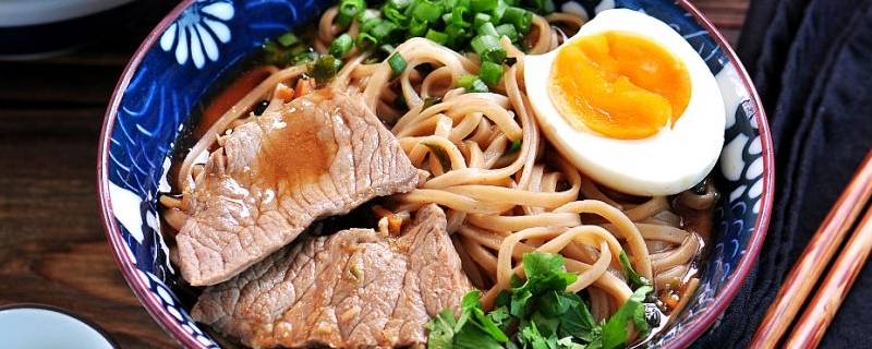 自己煮螺蛳粉可以加哪些菜 煮螺蛳粉里面可以放什么配菜