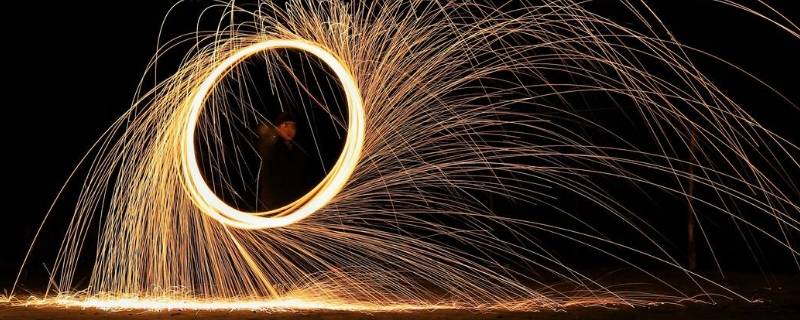 钢丝棉烟花是什么原理（钢丝棉烟花是什么意思）