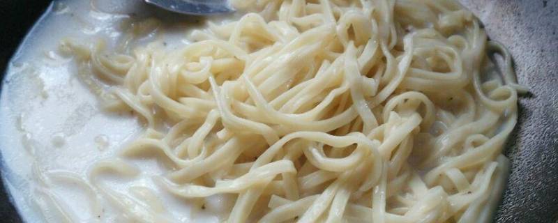 牛奶煮面条怎么做好吃（牛奶煮面条怎么做好吃视频）