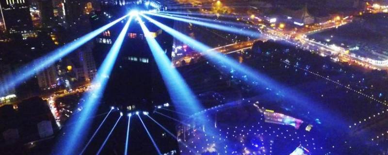 对灯光秀美景的描述（对灯光秀美景的描述100字）