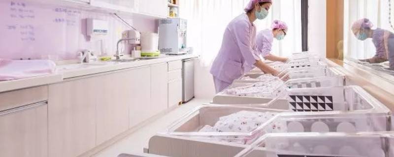 月子中心和月嫂的区别（月子中心的月嫂和私人的月嫂有什么区别?）