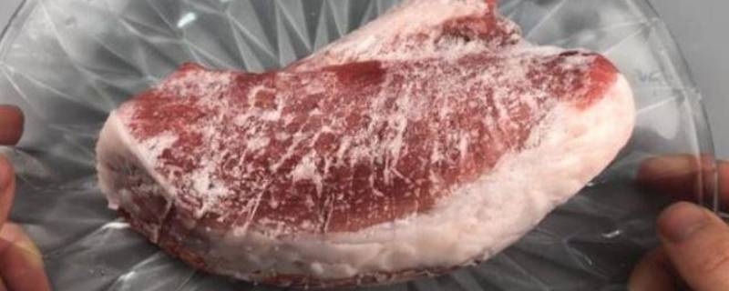 已解冻的肉怎么保存到第二天（已解冻的肉怎么保存到第二天再吃）