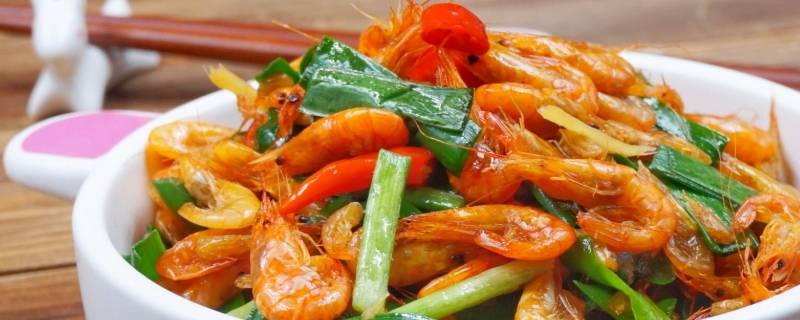 辣椒炒河虾怎么炒好吃（辣椒炒河虾图片）