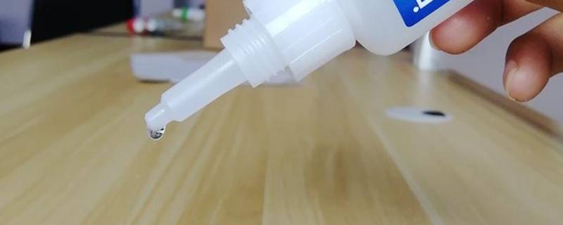 怎么去胶留下的胶粘（怎么去胶留下的胶粘地面）