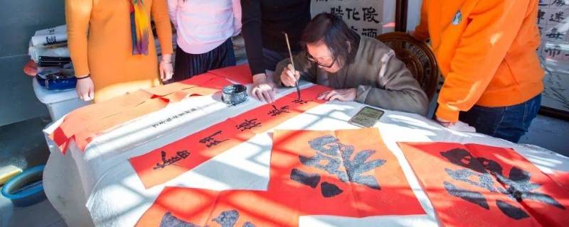 五副春联怎么写（五副春联怎么写随笔）