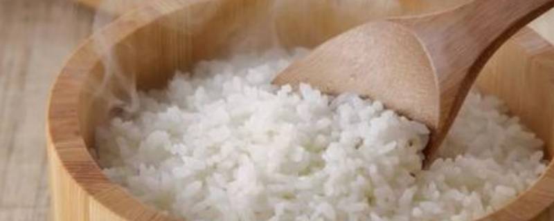 米饭水多了蒸的软了怎么补救（电饭煲米饭水多了蒸的软了怎么补救）