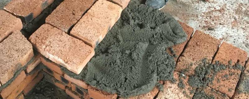 冬天砌墙水泥怎么防冻（冬天做水泥地面怎么防冻）