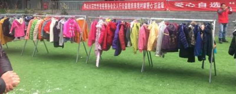 冬天晒衣服结冰怎么办（东北晒衣服冻成冰了怎么办）