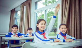 锦官城外柏森森的柏怎么读（锦官城外柏森森上一句）