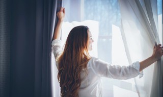 窗帘自己可以熨烫吗（窗帘自己可以熨烫吗视频）