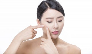 怎么让自己的皮肤变白（怎么让自己的皮肤变白皙透亮）