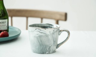 陶瓷杯可以放冰箱吗 陶瓷杯可以放冰箱吗冬天