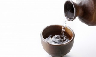 白酒可以放冰箱冷冻吗 白酒可以放冰箱冷冻吗多少度