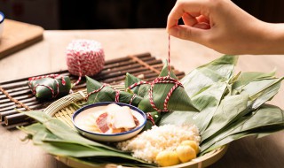 冰冻粽子蒸热还是煮好（冷冻粽子蒸还是煮）