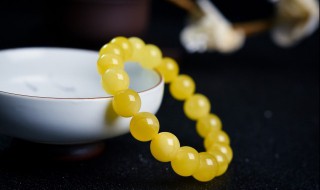 蜜蜡脏了怎么清洗（蜜蜡脏了怎么清洗才干净）